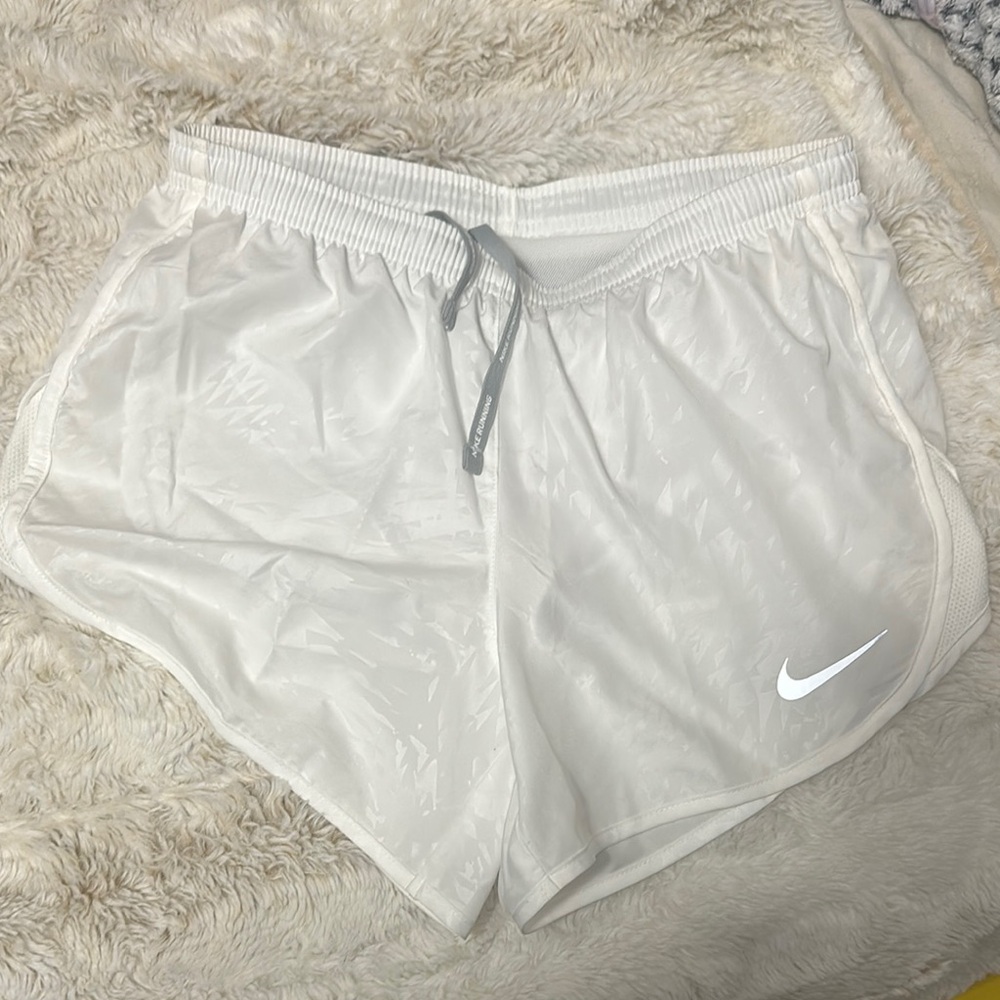 Brand New Nike White Athletic Shorts Lightweight Mesh
